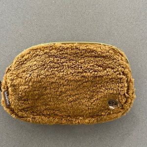 Lululemon Everywhere Belt Bag “Fleece” Caramel color